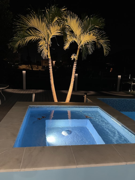 Pool Palermo Windsor Tie Pool Palermo Windsor Tie