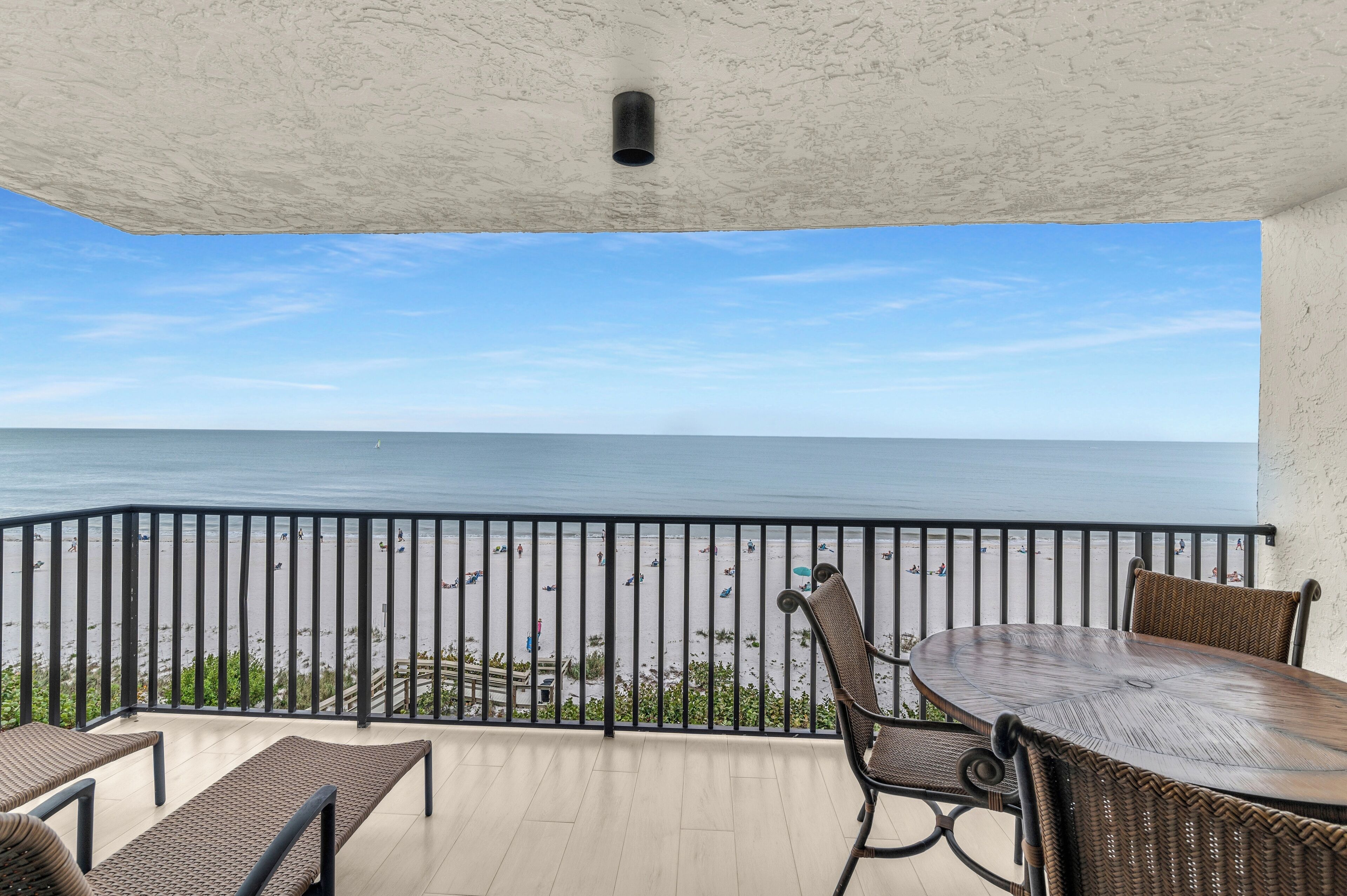 Paradise Found - Beachfront 2/2 Condo with Spectacular Views Paradise Found - Beachfront 2/2 Condo with Spectacular Views