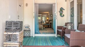 Welcome to 701 Mariners Club