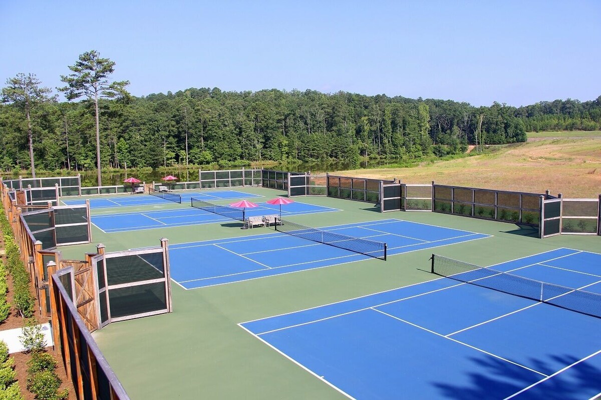 Summer Getaway at Foxhall Resort’s Cypress Lodge – Sportsman’s Paradise