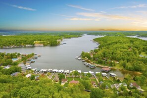 Located @ 1 mm of the Mill-Creek Cove now just 1/2 mile from the new Lake Burger