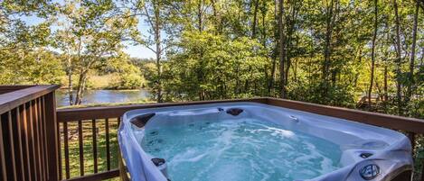 Large modern hot tub for 6-8 people