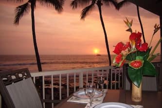 Direct Oceanfront Condo - Beach- King Bed - Free WiFi