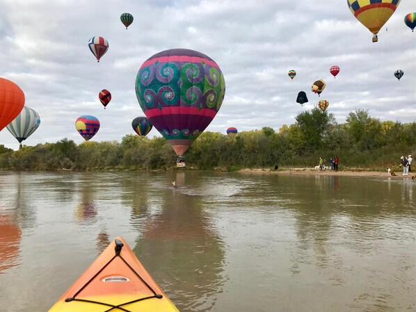 Balloon Fiesta by kayak