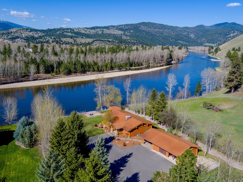 Luxury Rental On The Banks Of The River Bitterroot Missoula
