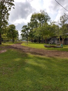 Really cute, rustic cabin on Lake Sam Rayburn, Tx - Cabin  6