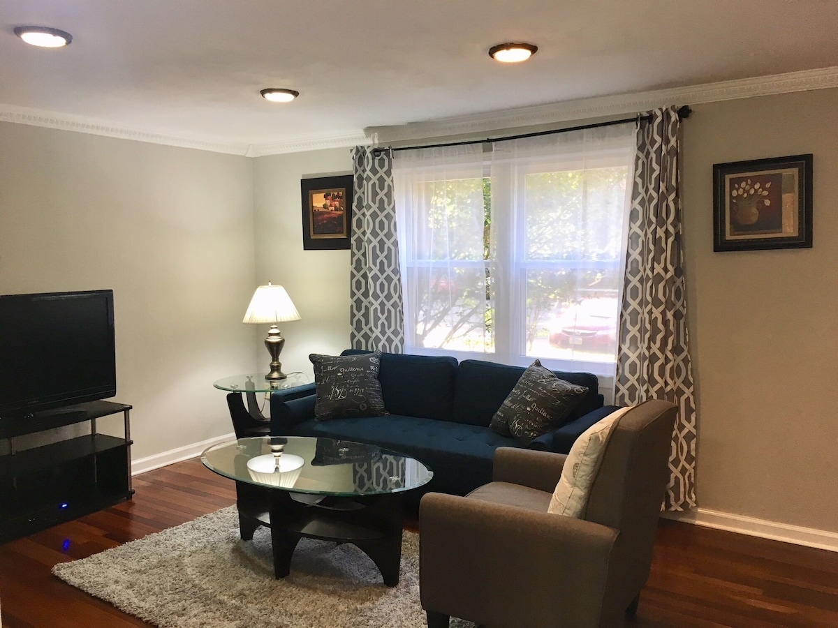 Newly Renovated Townhouse – Minutes to Vienna Metro and DC