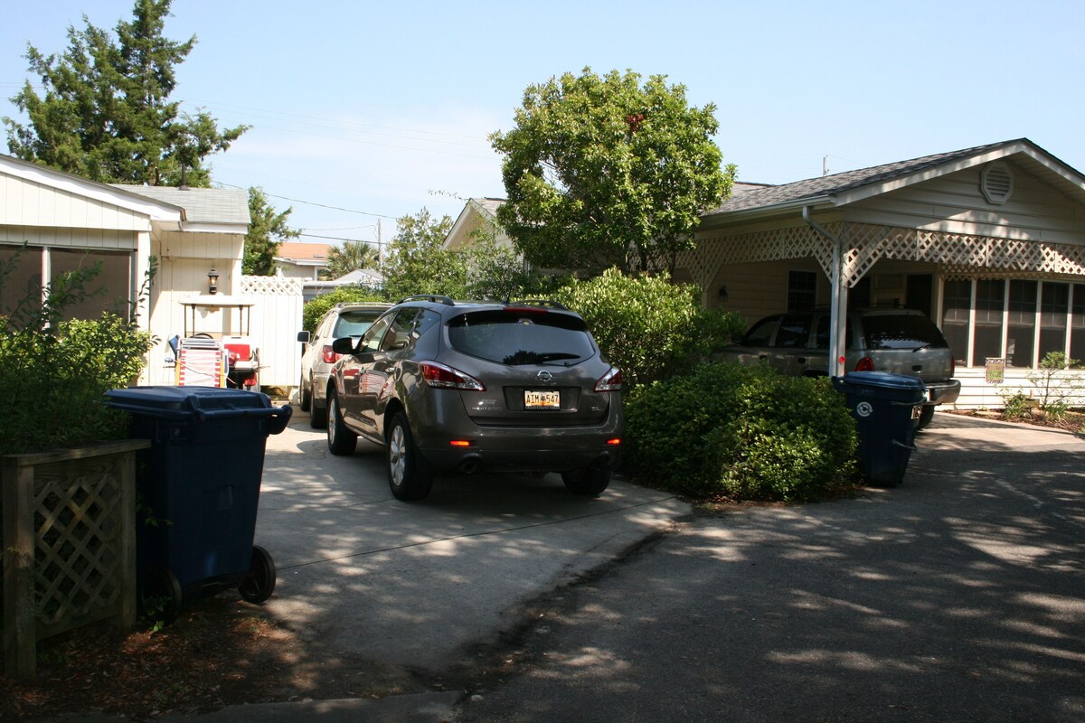 Close to the Ocean! Great rates! Senior/Family/Pet Friendly!