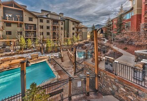 Pool and hot tub (building right).