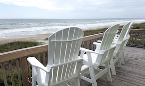 Upper deck with tall viewing chairs