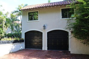 Garage Apartment-2