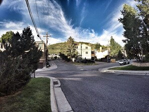 Perfect location in Old Town!  Right next to ski lift, and short walk to Main St