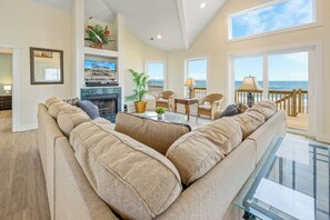 Surf or Sound Realty - 180 - Perfect Peace - Great Room -1