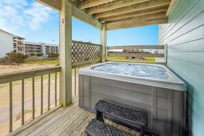 Surf or Sound Realty - 180 - Perfect Peace - Hot Tub