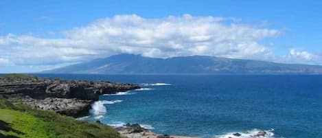 Good Morning: This View of Molokai Awaits You From Every Room