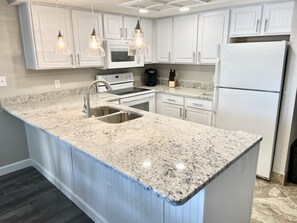 Full kitchen