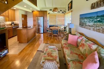 Quiet & Immaculate Molokai Condo, 2nd Floor End Unit, Ocean Views + Free Car