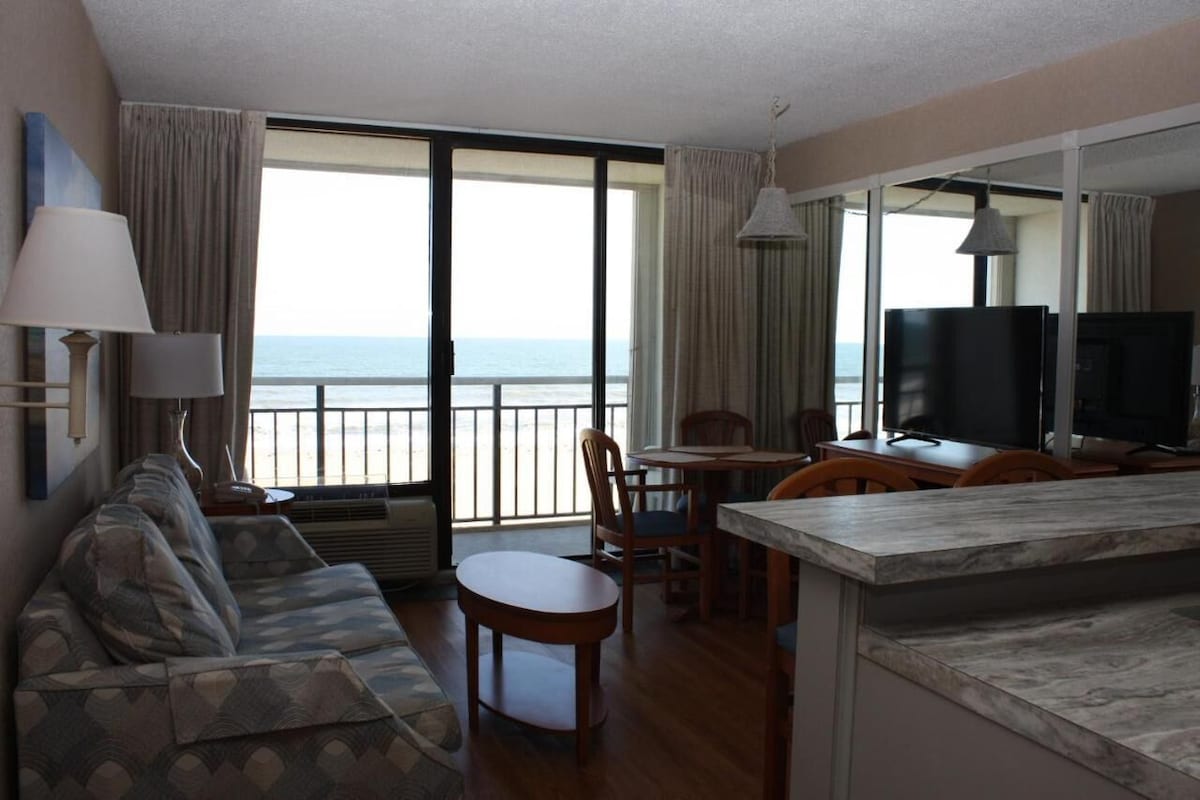 Four Sails Resort 1BR 1BA Double Oceanfront Balcony & DOUBLE Wide Jetted Tub