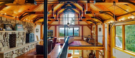 Brush Mountain Lodge - 2nd Floor
