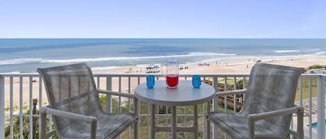 Oceanfront Balcony with Panoramic Oceanviews