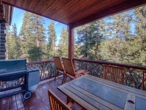 Big Dog Lodge, Deck, 2