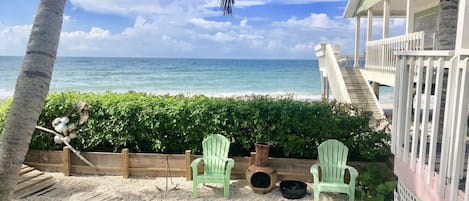 Private front yard with gorgeous views