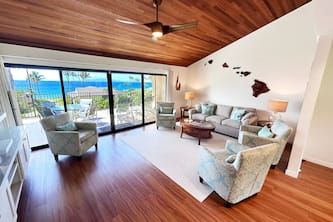 PURE ELEGANCE*OCEANVIEW Renovated Condo in WAILEA