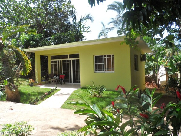Bungalow with terrace and garden
