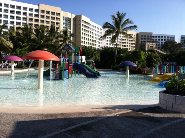 view of the building and Kiddie pool