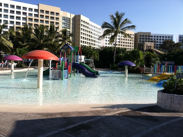 view of the building and Kiddie pool