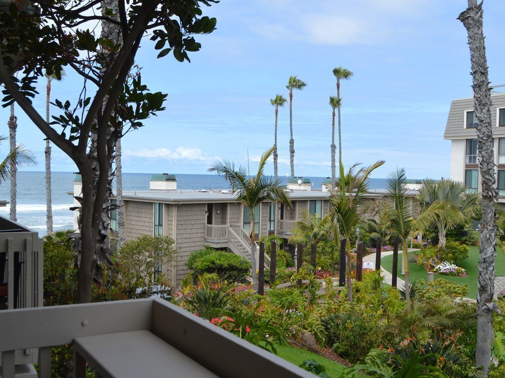 2nd unit in from the ocean in D building-Newly Remodeled