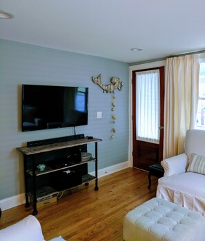 Smart TV with surround sound