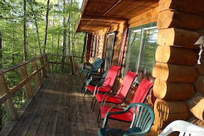 Front deck facing sunsets  lakeside