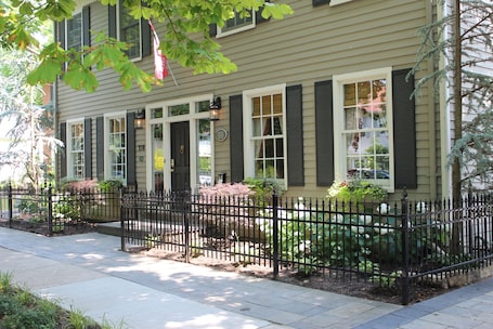 Front of Regent House