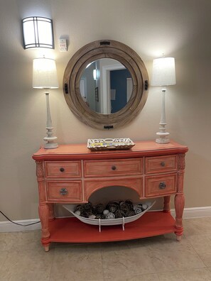 Entry Consol Table