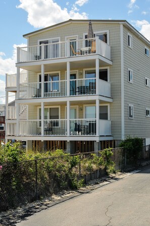SeaBreeze 1 first floor
SeaBreeze 2 second floor
SeaBreeze 3 third floor