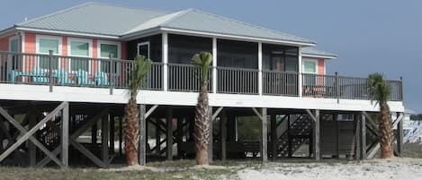 Relax and enjoy the gulf breeze at Coral Dunes !