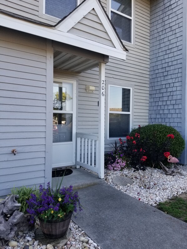 Easy ground level entry!  
