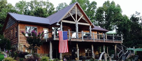 LAKE SHORE CABIN