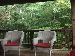 Treehouse feel on the upper deck!