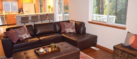 Spacious Living Room and Kitchen