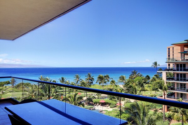 Only one of a very few 2 bedrooms units that give you Lanai to Molokai Views!