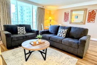 Cozy Waikiki Vacation Rental with Partial Ocean Views - Great for families!