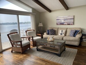 Upper level living area with beautiful views of lake. 