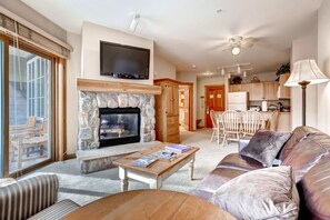 Standard 2 bedroom in River Run - decor varies