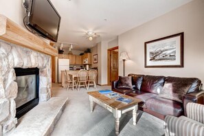 Standard 2 bedroom in River Run - decor varies