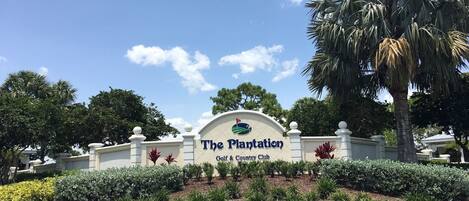 Entrance to the Plantation Golf and Country Club