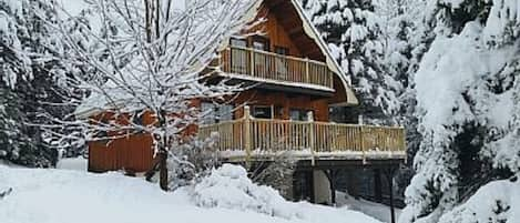 Notch Chalet in the winter