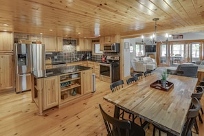 Nicely stocked kitchen to accommodate large groups