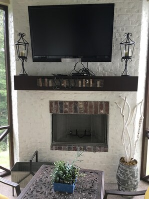Outdoor fireplace